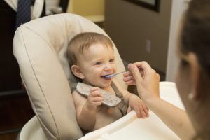 赤ちゃんにスティックパンは何か月のいつ頃から食べさせてもいい おやつの選び方も紹介 ワクワクが止まらない 情報ブログ